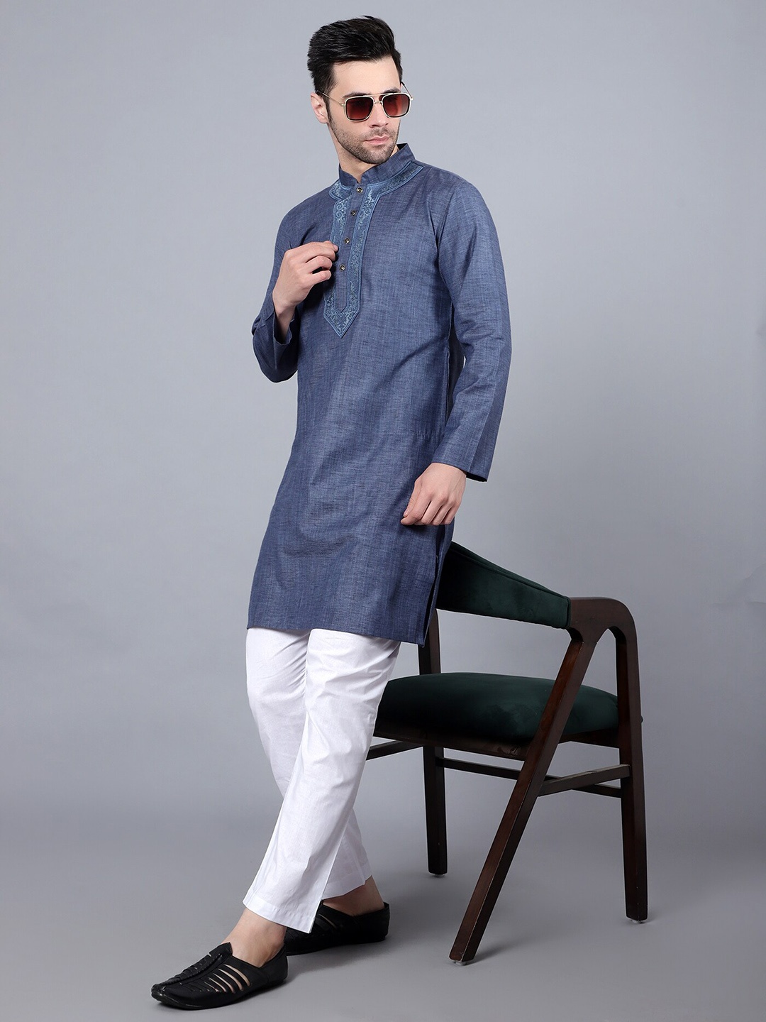 

HERE&NOW Men Thread Work Indie Prints Kurta, Grey