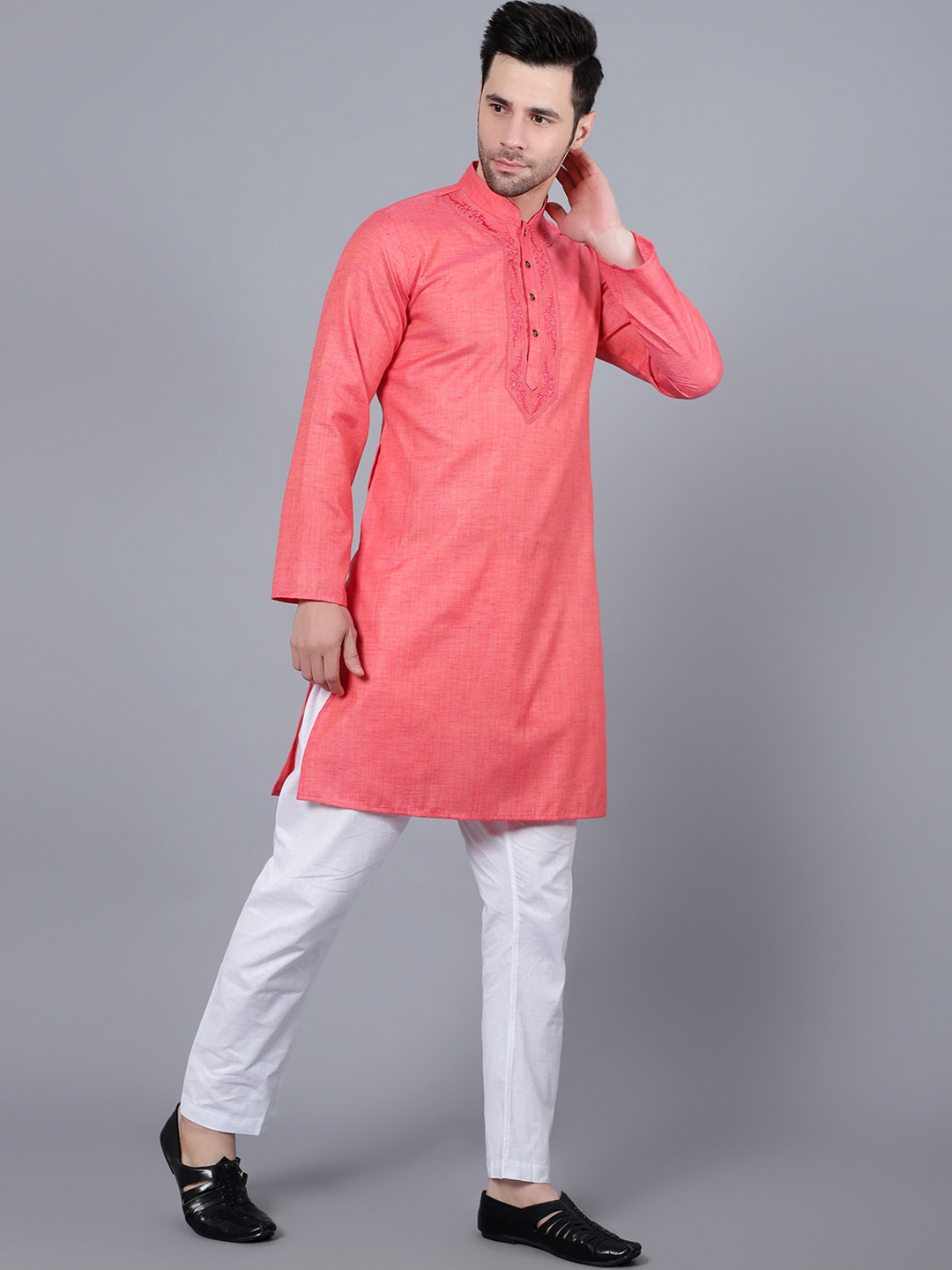

HERE&NOW Men Mandarin Collar Kurta, Peach