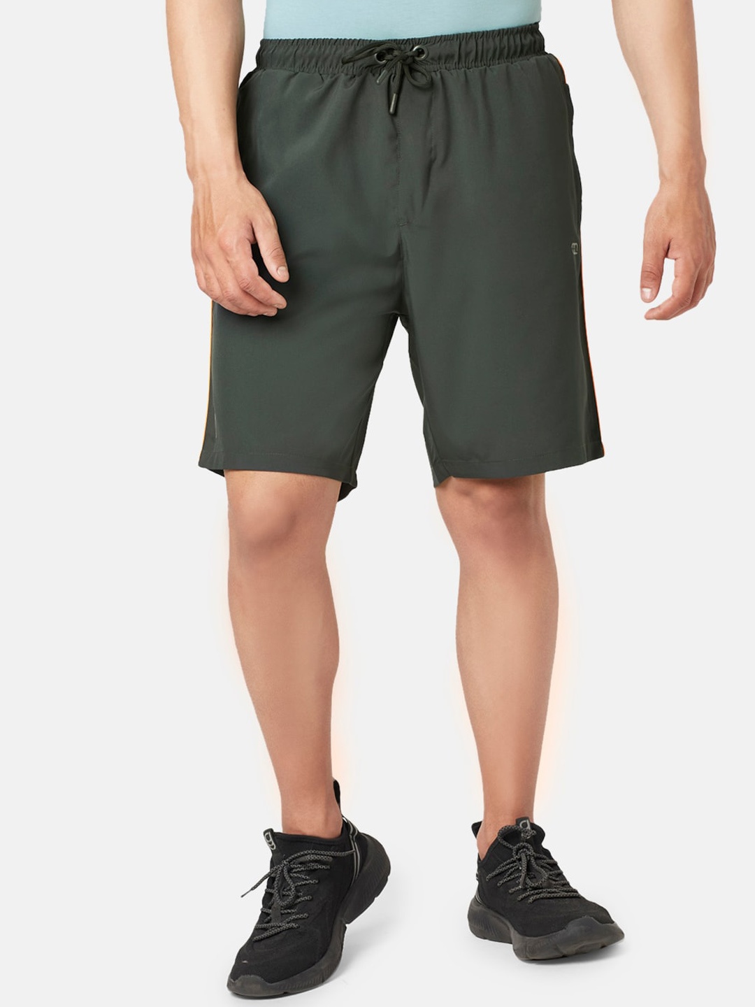 

Ajile by Pantaloons Men Slim Fit Outdoor Sports Shorts, Olive