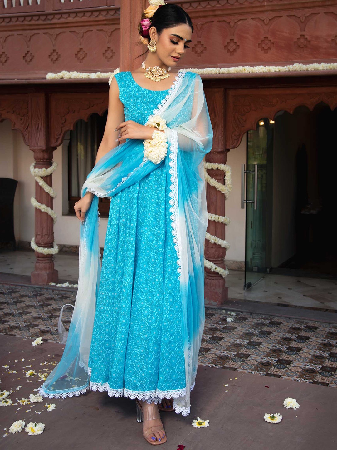 

Calmna Women Floral Printed Sleeveless Kurta with Trousers & Dupatta, Blue
