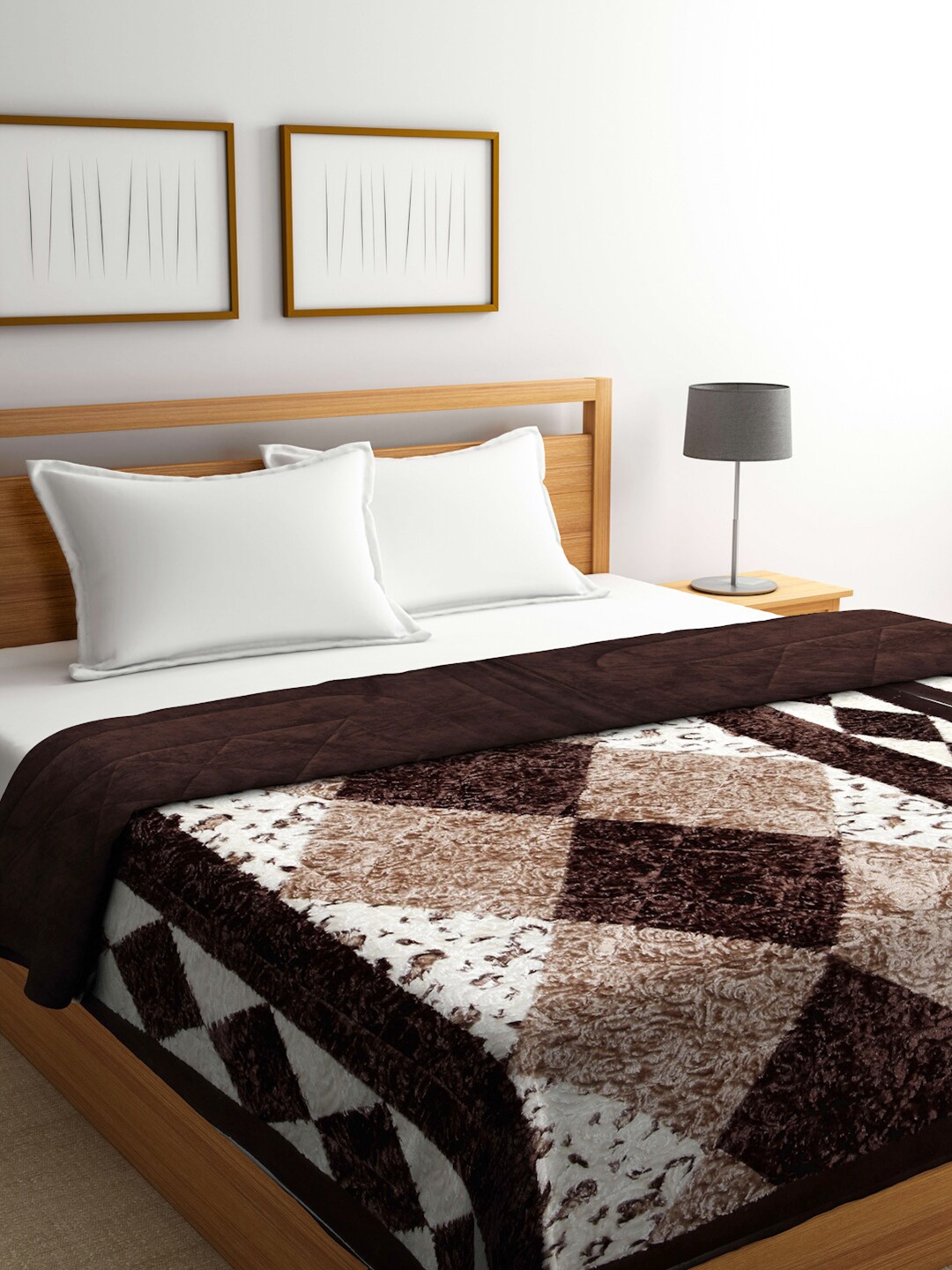 

Arrabi Brown & White Geometric Heavy Winter 950 GSM Double Bed Quilt