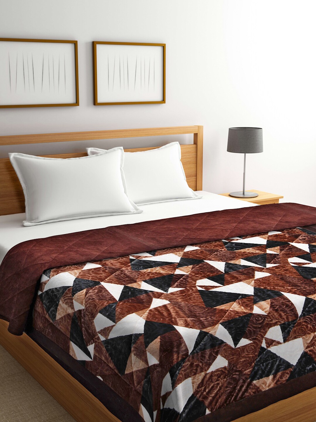 

Arrabi Brown & White Geometric Heavy Winter 950 GSM Double Bed Quilt