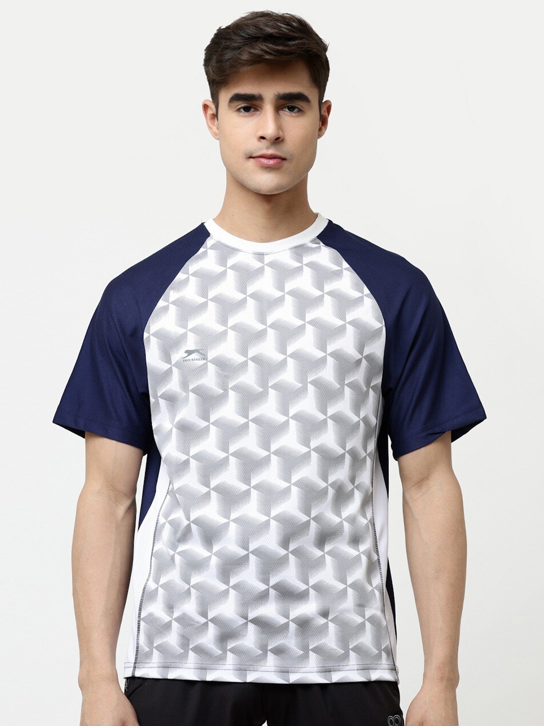 

Shiv Naresh Men Geometric Printed Raglan Sleeve T-shirt, Navy blue