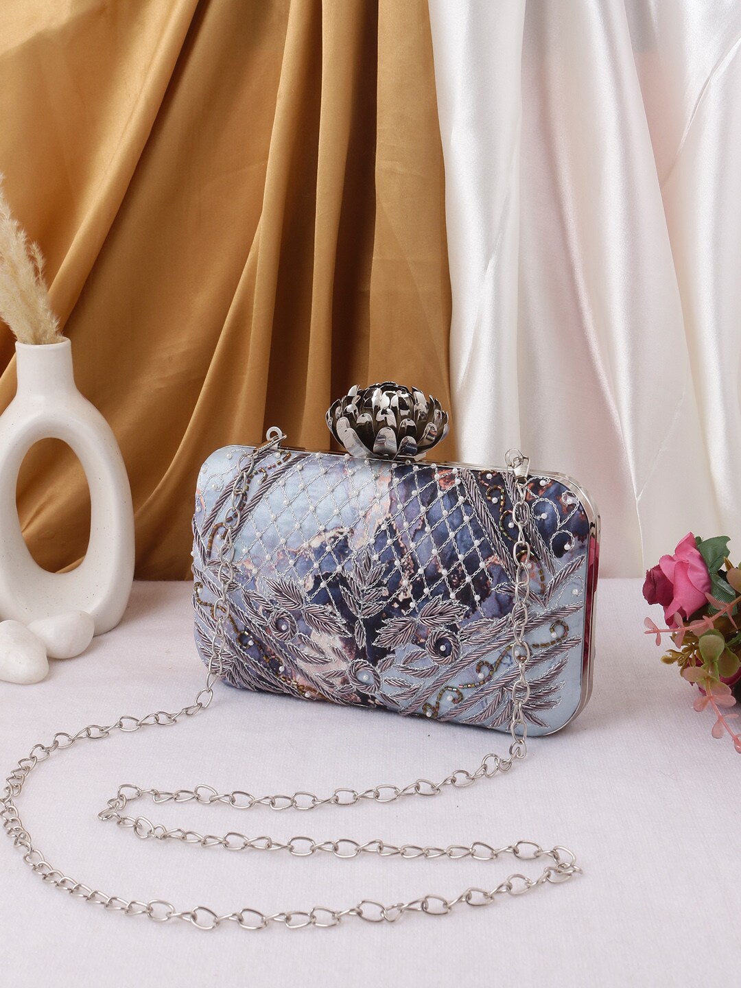 

Swisni Women Embellished Fabric Box Clutch, Grey