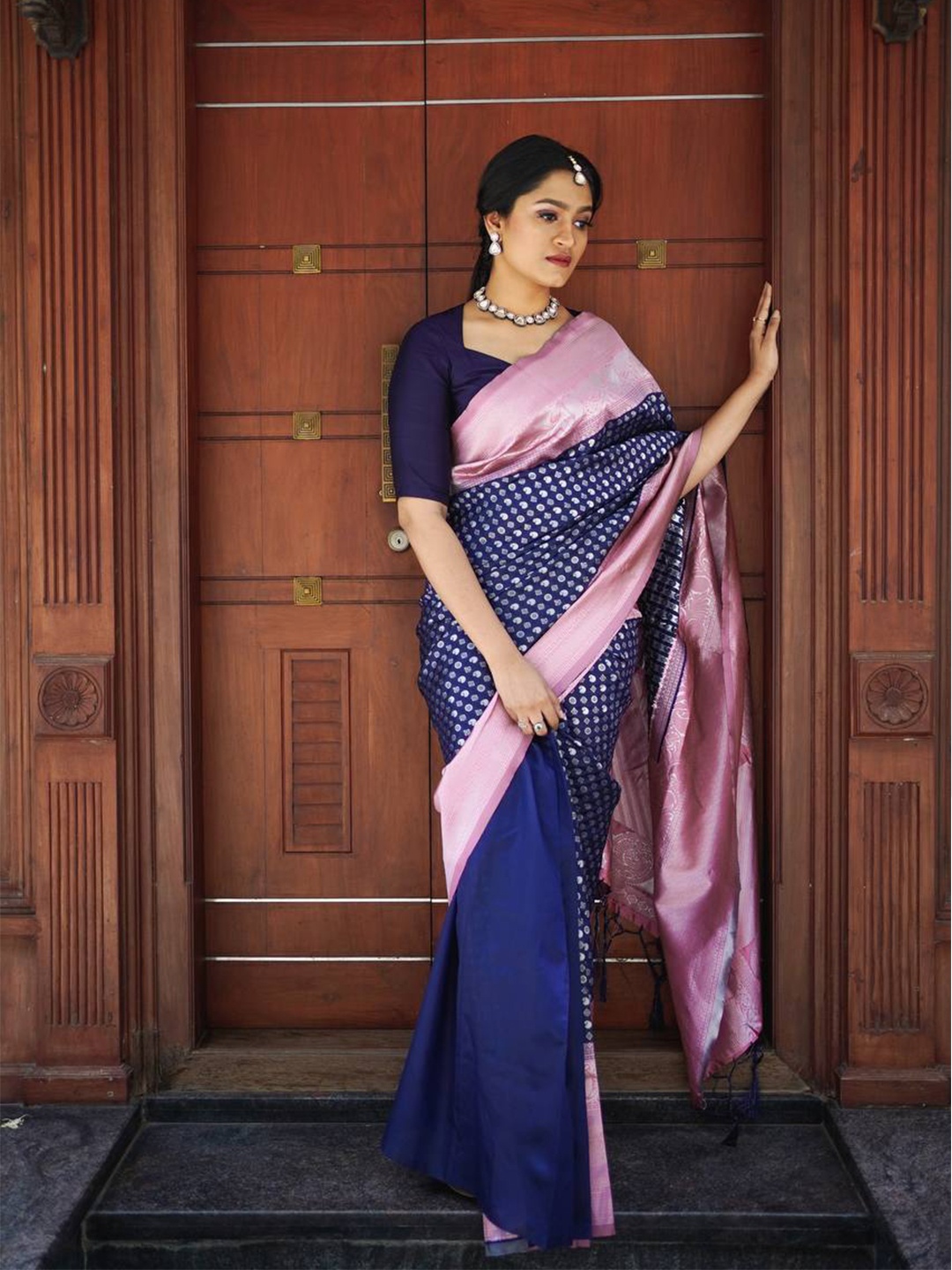 

AVANTIKA FASHION Ethnic Motifs Printed Zari Pure Silk Saree, Blue