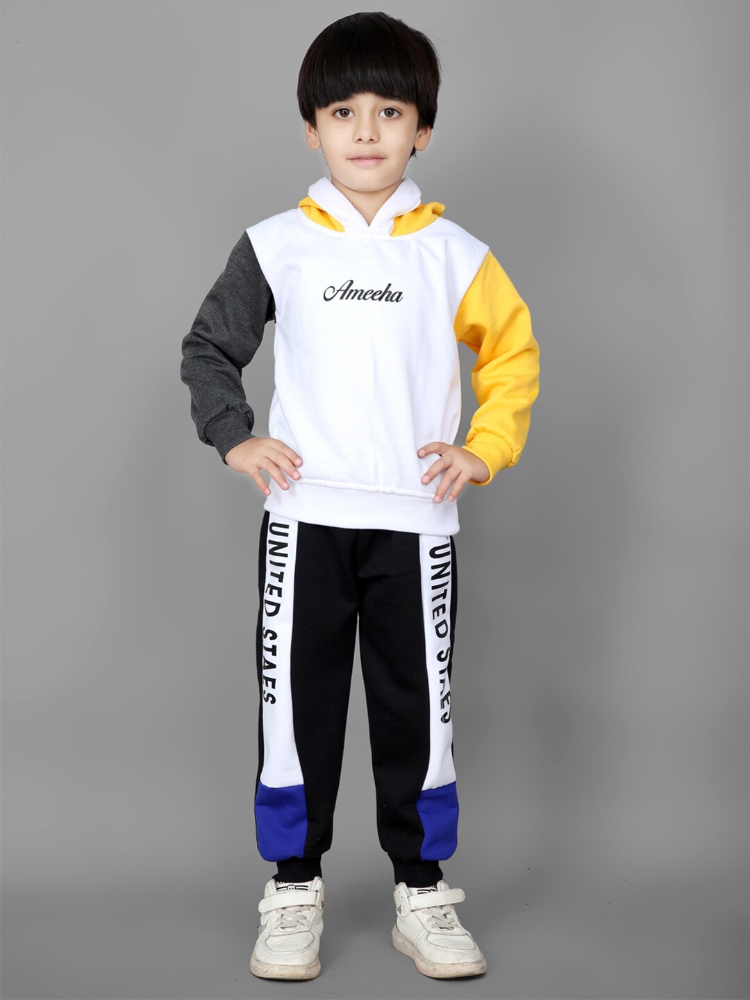 

Ameeha Kids Multicoloured Colourblocked Sweatshirt with Jogger, Multi