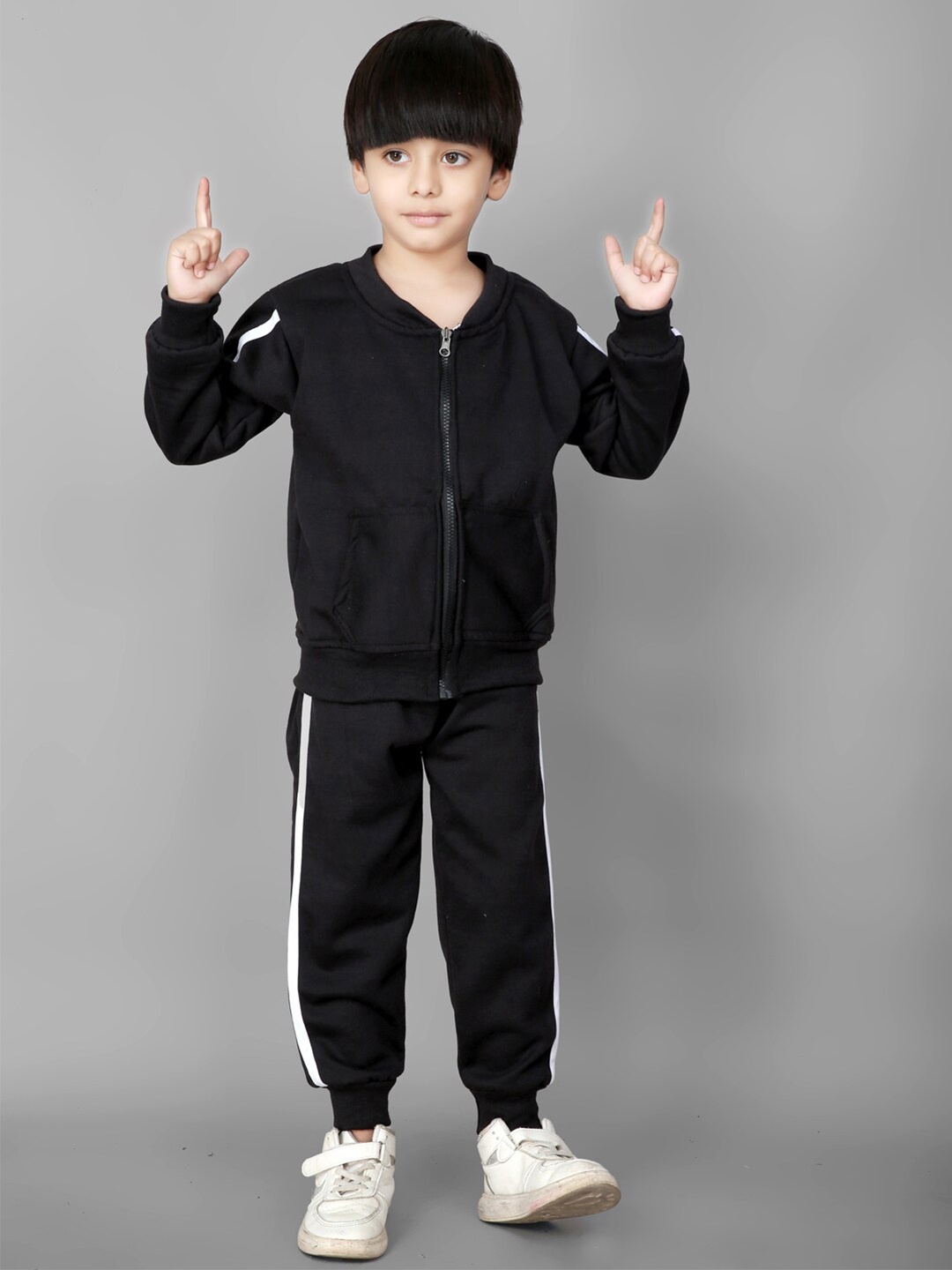 

Ameeha Kids Black Sweatshirt with Joggers