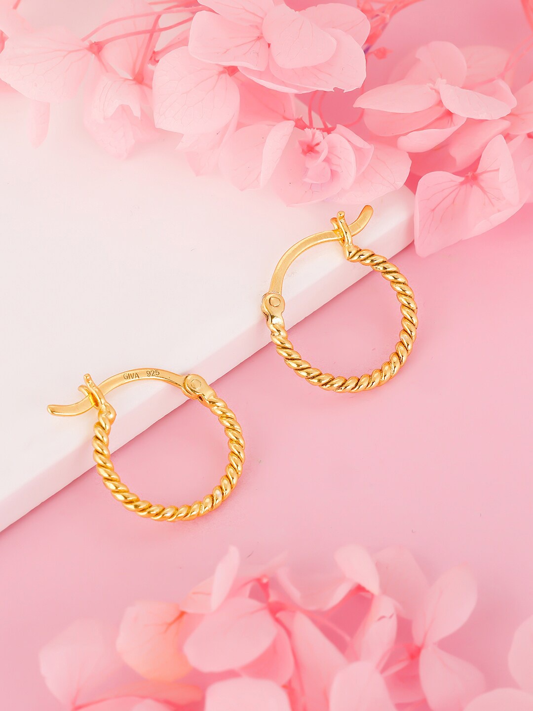 

GIVA 925 Sterling Silver Gold Plated Contemporary Hoop Earrings