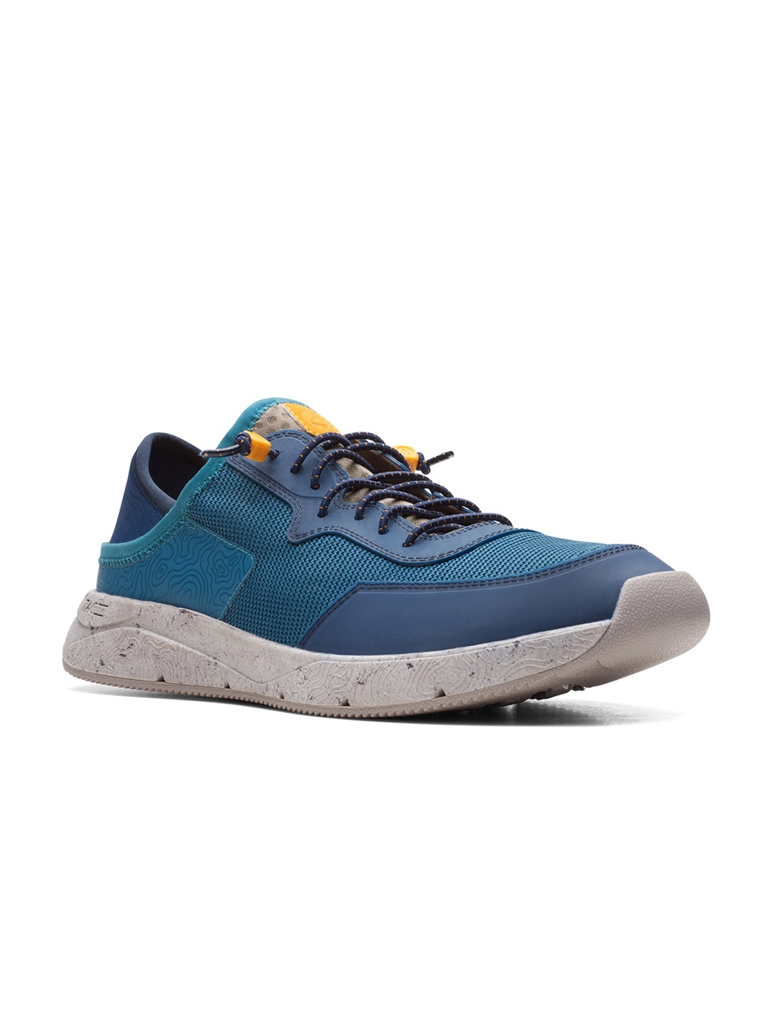 

Clarks Men Colourblocked Textile Lightweight Sneakers, Blue