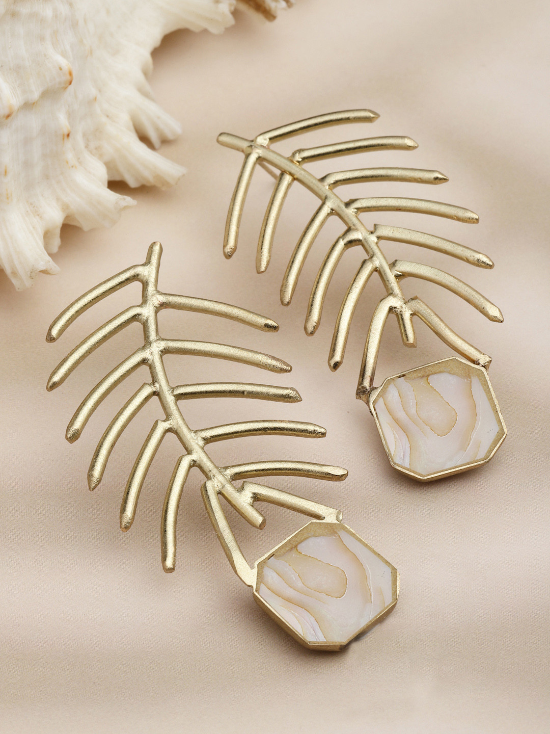 

VOGUE PANASH Gold-Plated Leaf Shaped Drop Earrings