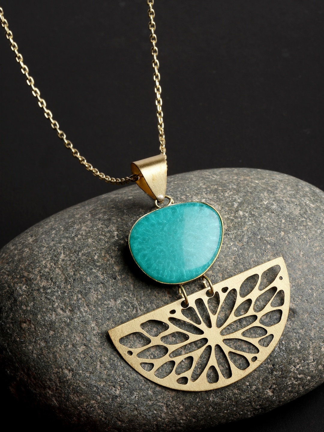 

VOGUE PANASH Gold-Plated Turquoise-Studded Pendant With Chain