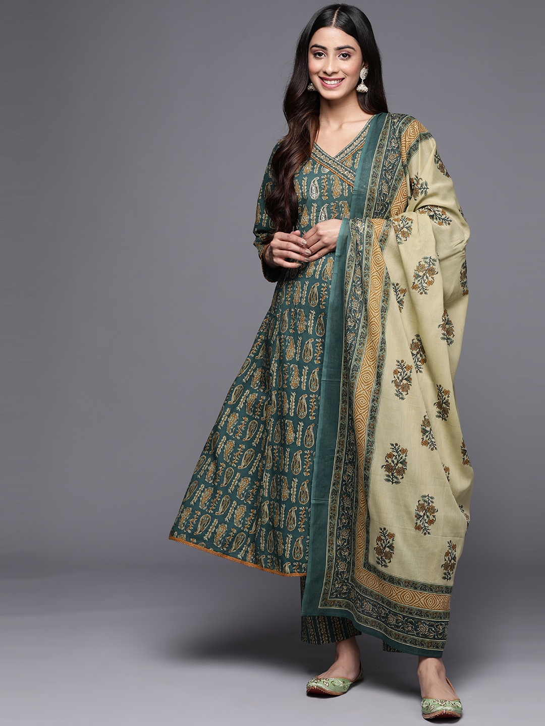 

Varanga Women Paisley Printed Angrakha Pure Cotton Kurta With Trousers & With Dupatta, Green