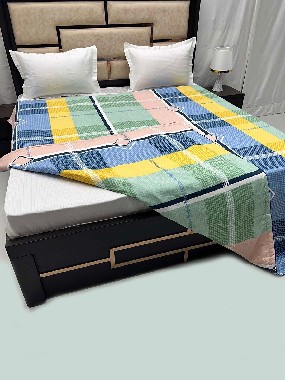 

Pure Decor Yellow & Green Geometric AC Room 350 GSM Double Bed Comforter