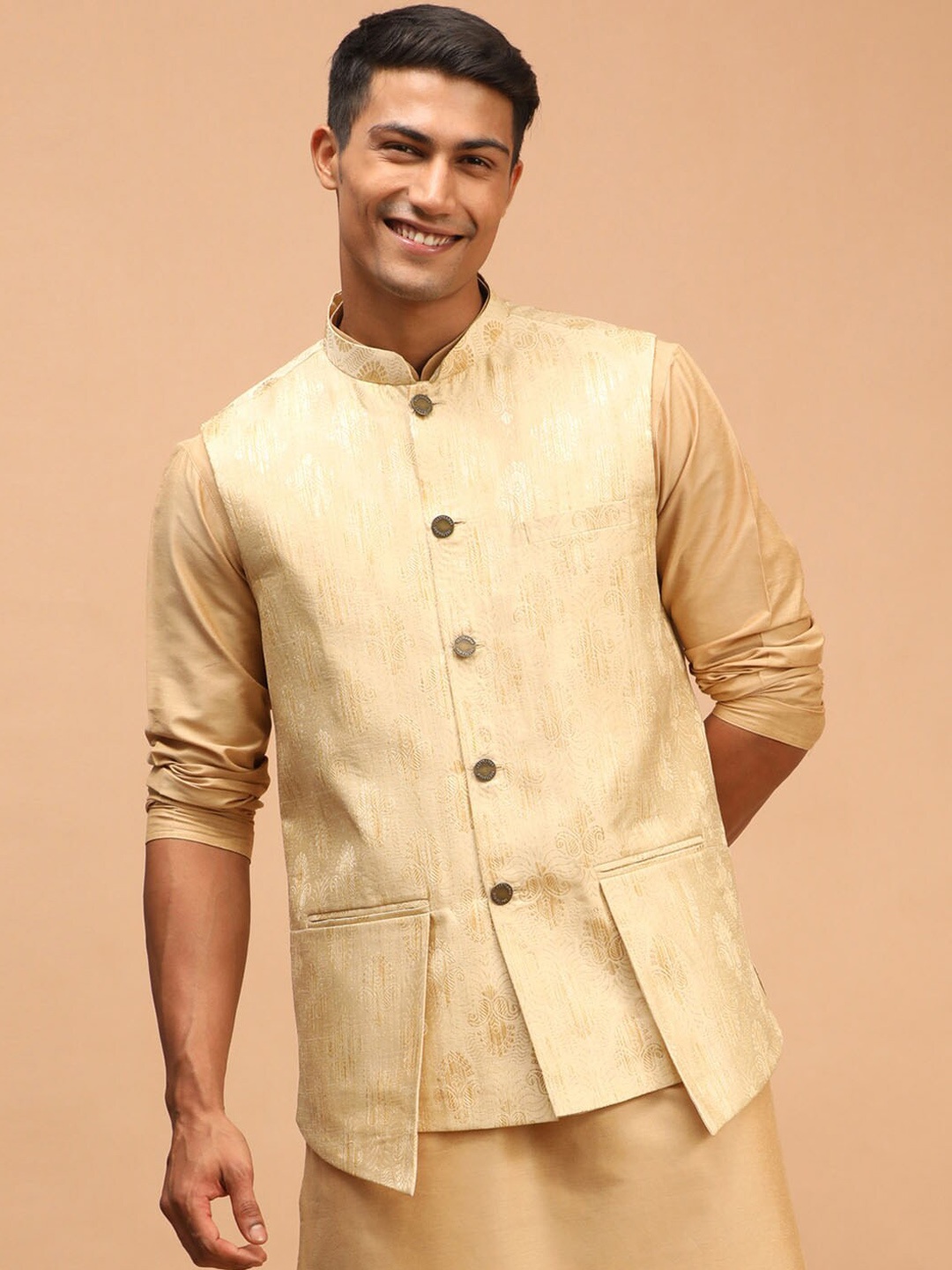 

VASTRAMAY Men Woven Design Nehru Jacket, Gold