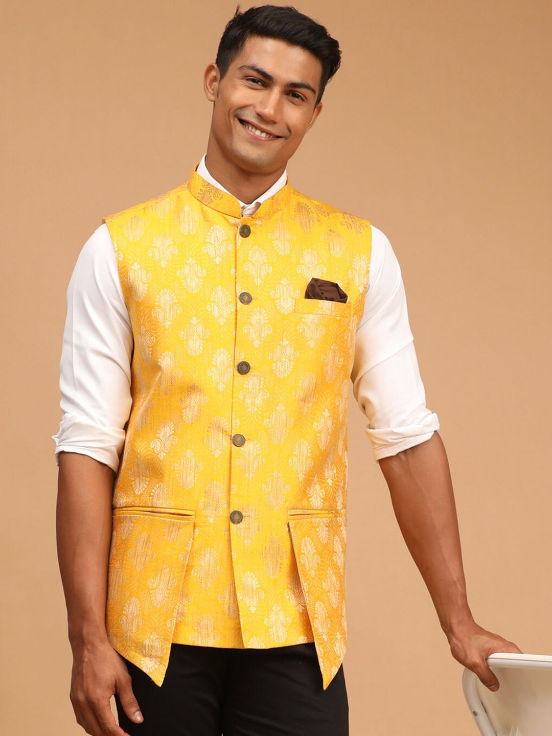 

VASTRAMAY Men Printed Nehru Jacket, Yellow