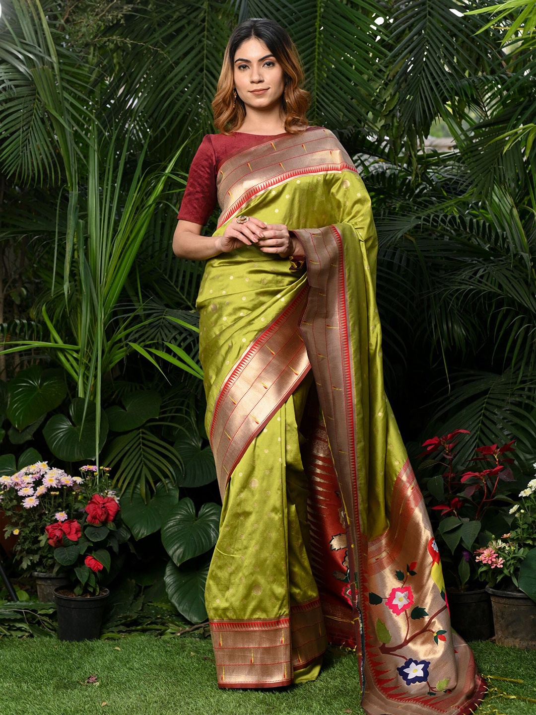 

BEATITUDE Woven Design Paithani Saree, Green