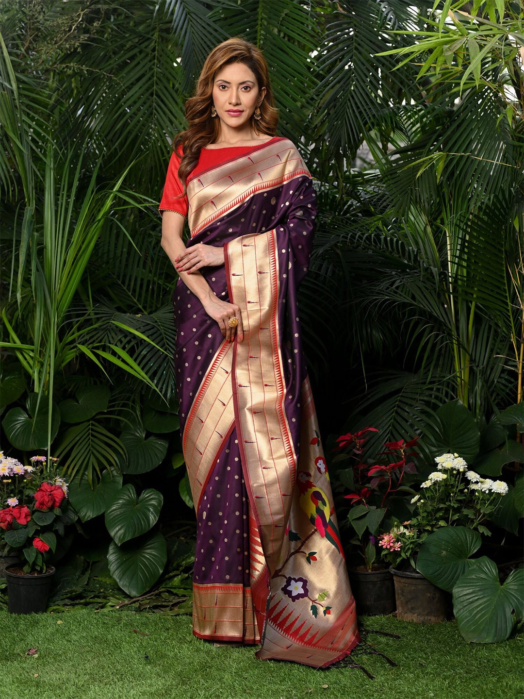 

BEATITUDE Woven Design Zari Silk Blend Paithani Saree, Purple