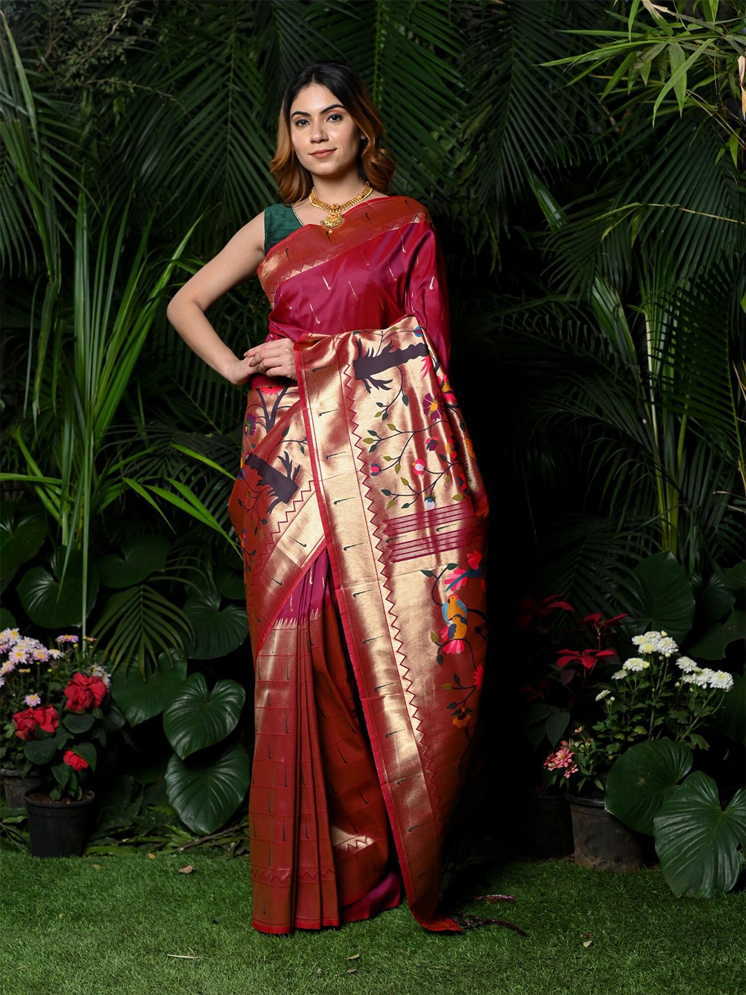 

BEATITUDE Ethnic Motifs Printed Silk Blend Paithani Saree, Red