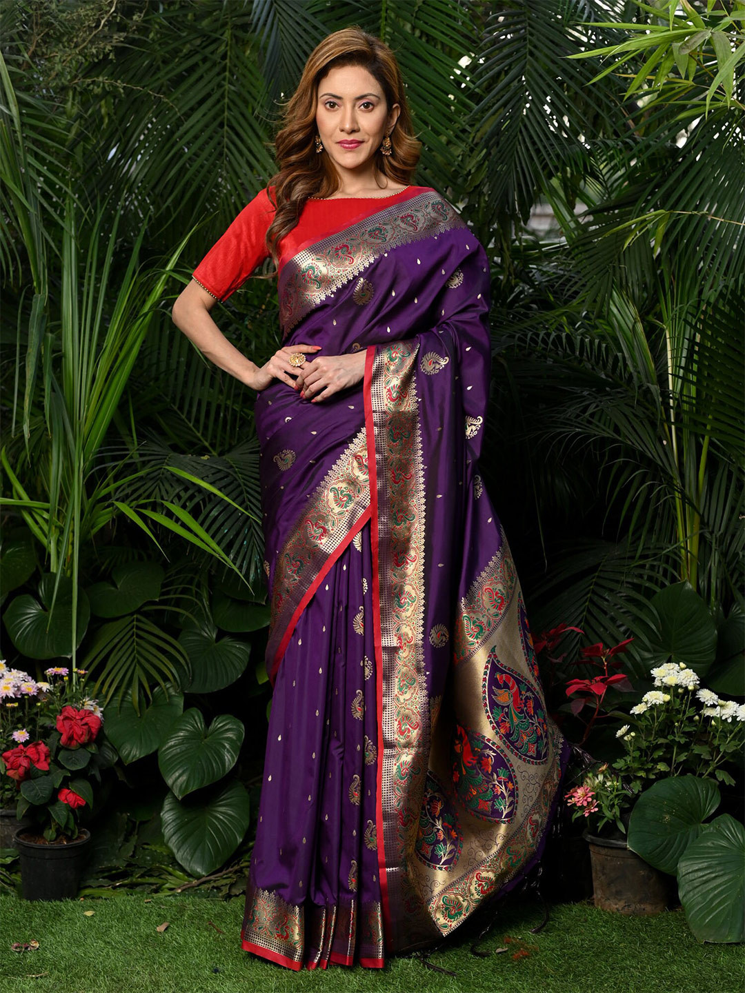 

BEATITUDE Woven Design Silk Blend Paithani Saree, Purple