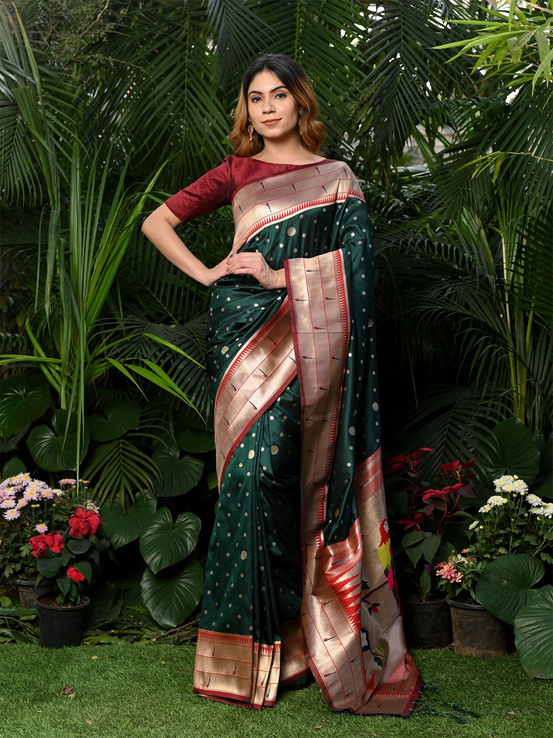 

BEATITUDE Woven Design Zari Paithani Saree, Green