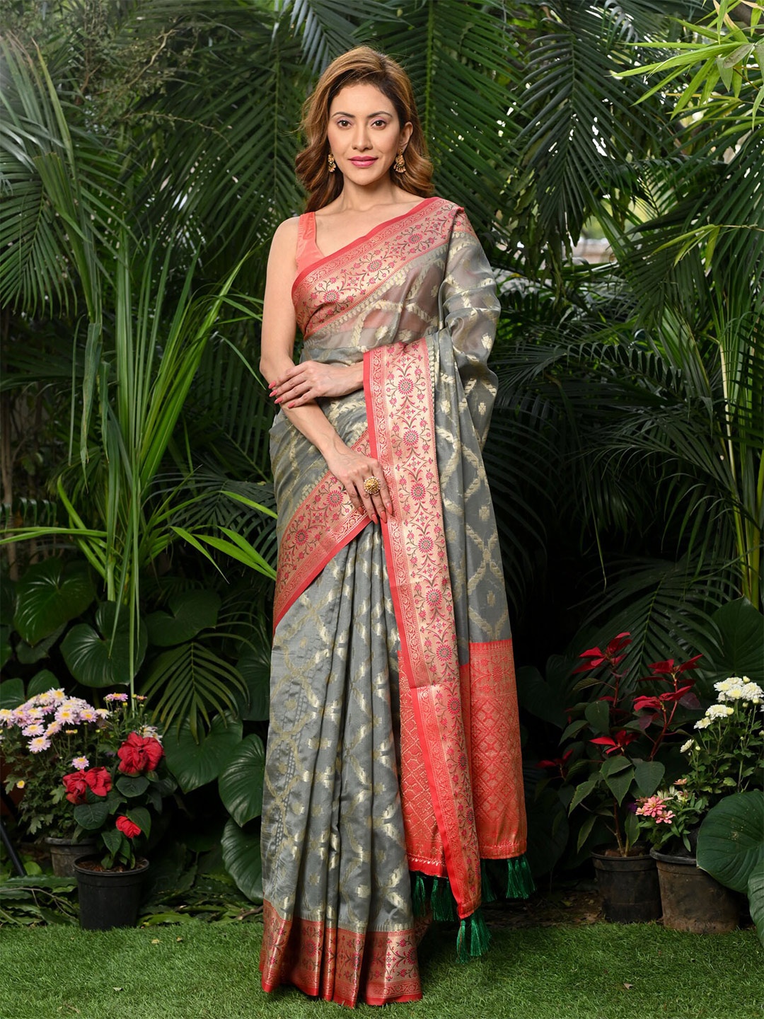 

BEATITUDE Woven Design Zari Organza Banarasi Saree, Grey