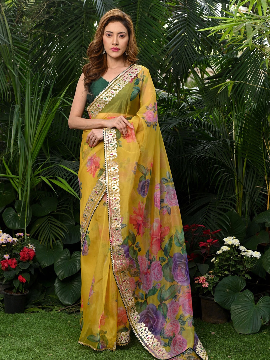 

BEATITUDE Floral Printed Zari Saree, Yellow