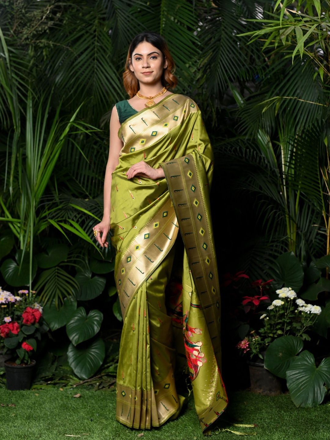 

BEATITUDE Ethnic Motifs Zari Paithani Saree, Green
