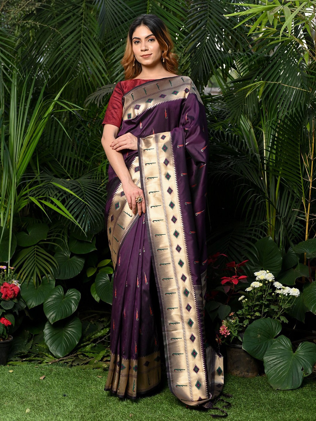 

BEATITUDE Woven Design Zari Silk Blend Paithani Saree, Purple