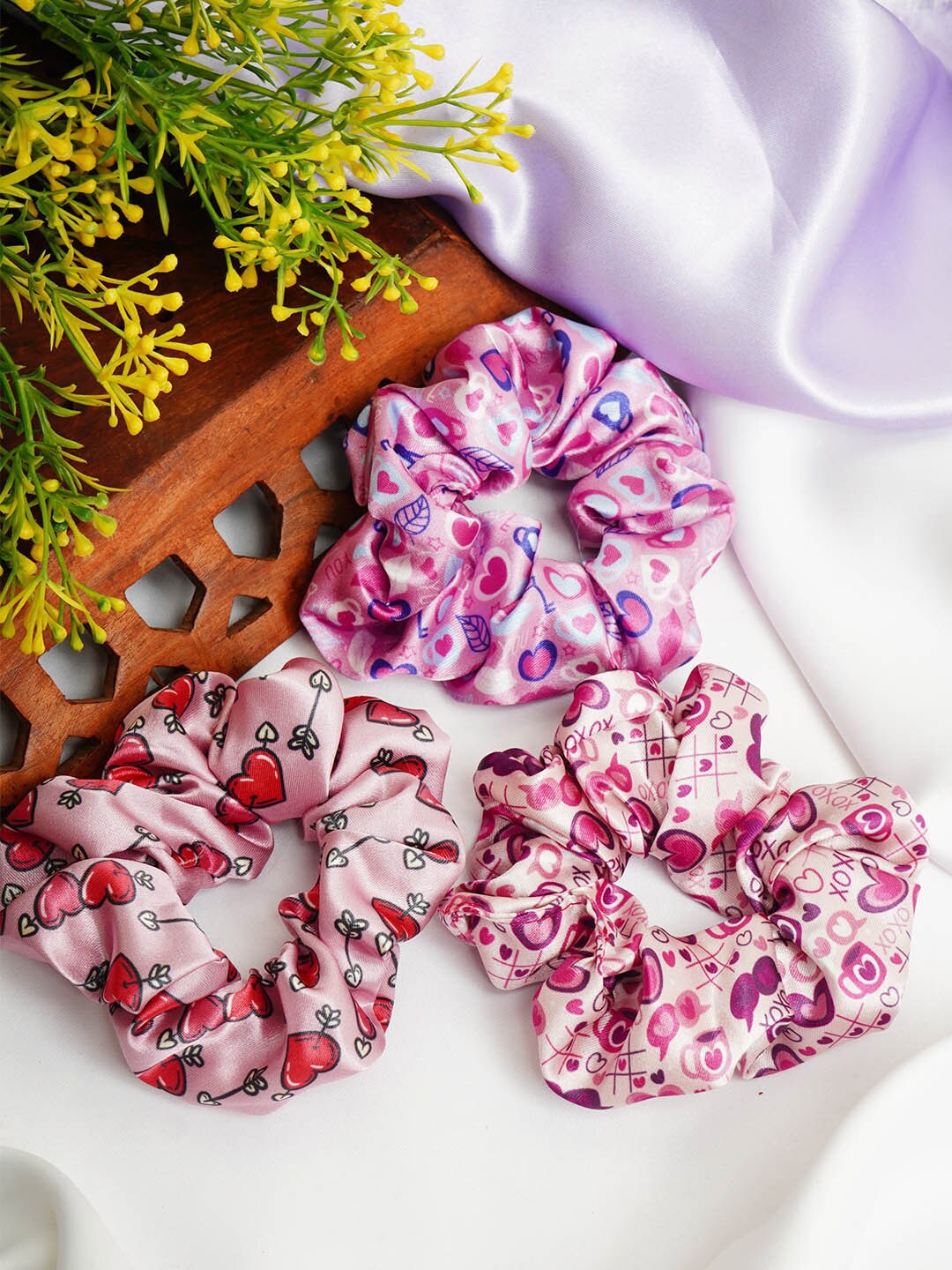 

Ferosh Women Set of 3 Ponytail Holders, Pink