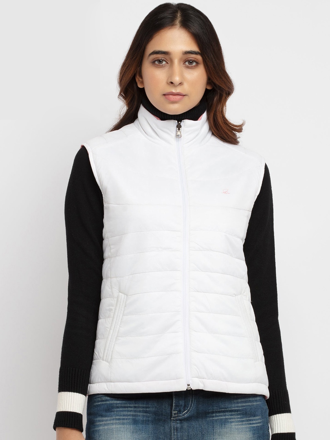 

Status Quo Women Sleeveless Reversible Quilted Jacket, White