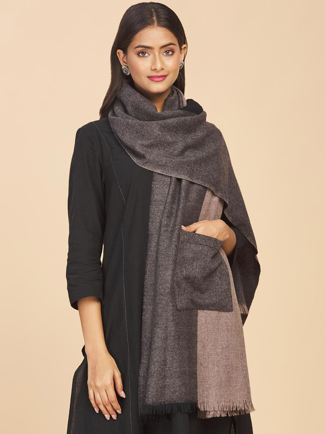 

Fabindia Women Frayered Shawl, Grey