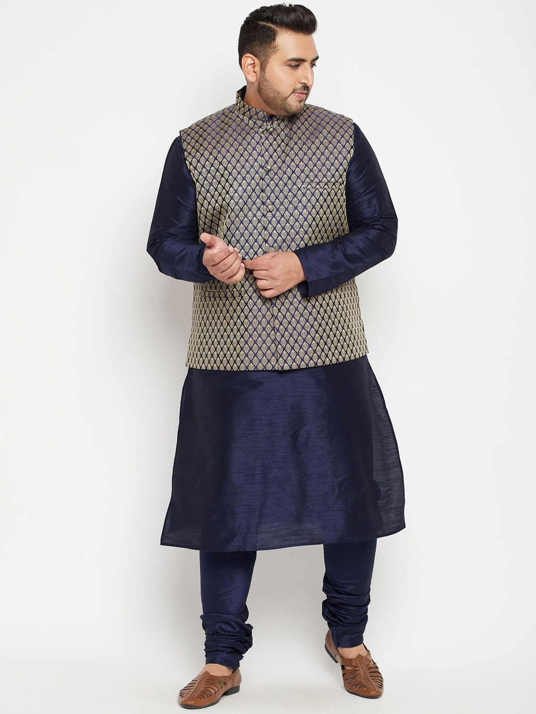 

VASTRAMAY Men Plus Size Kurta with Churidar & Nehru Jacket, Navy blue