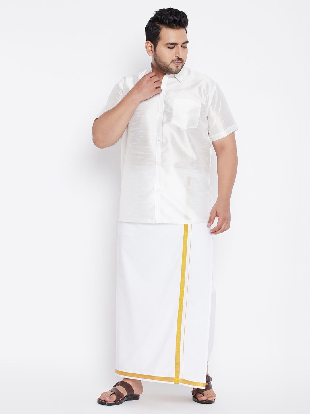 

VASTRAMAY PLUS Men Plus Size Shirt With Veshti, White