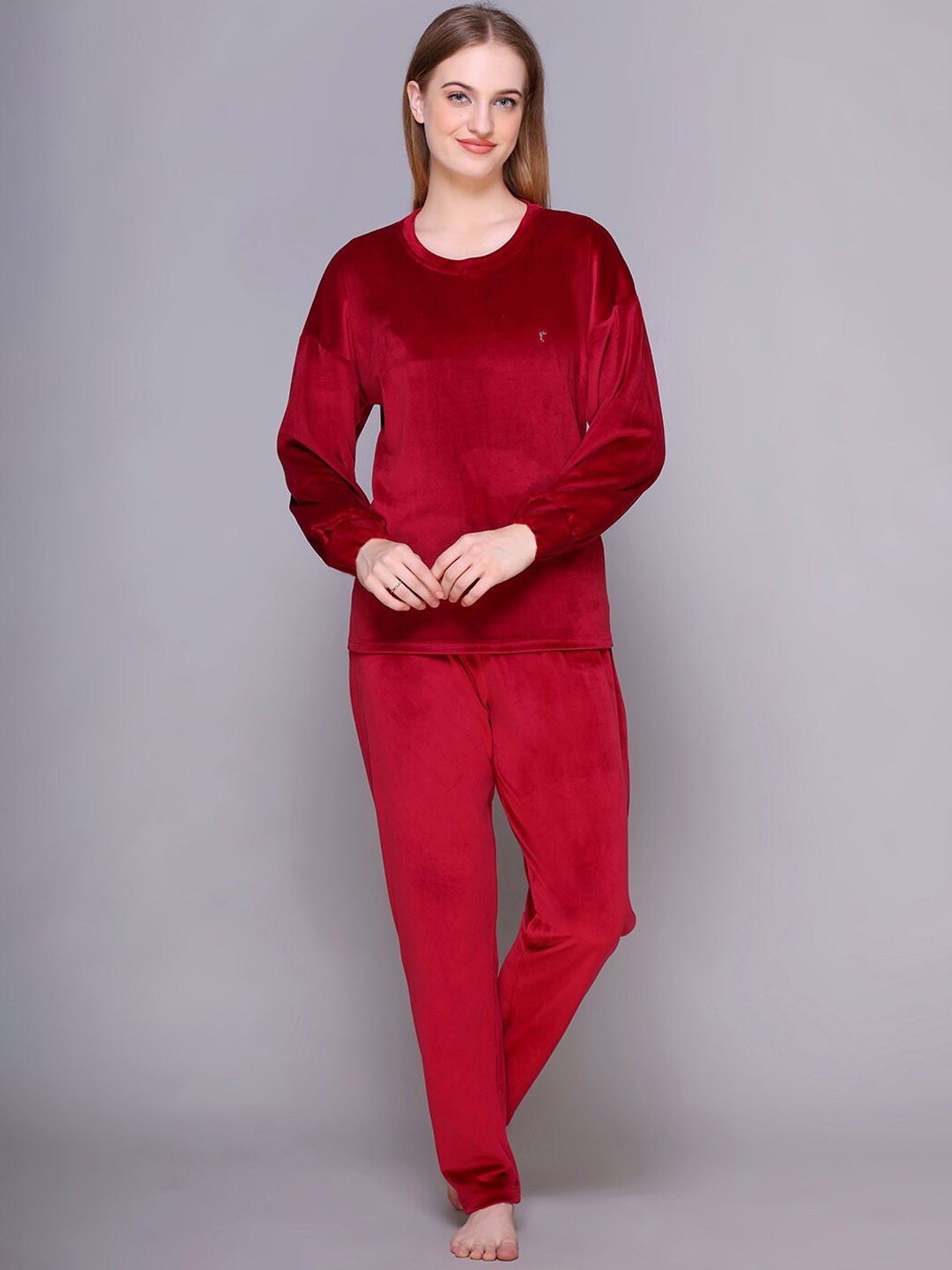 

Aerowarm Women Velvet Night suit, Red