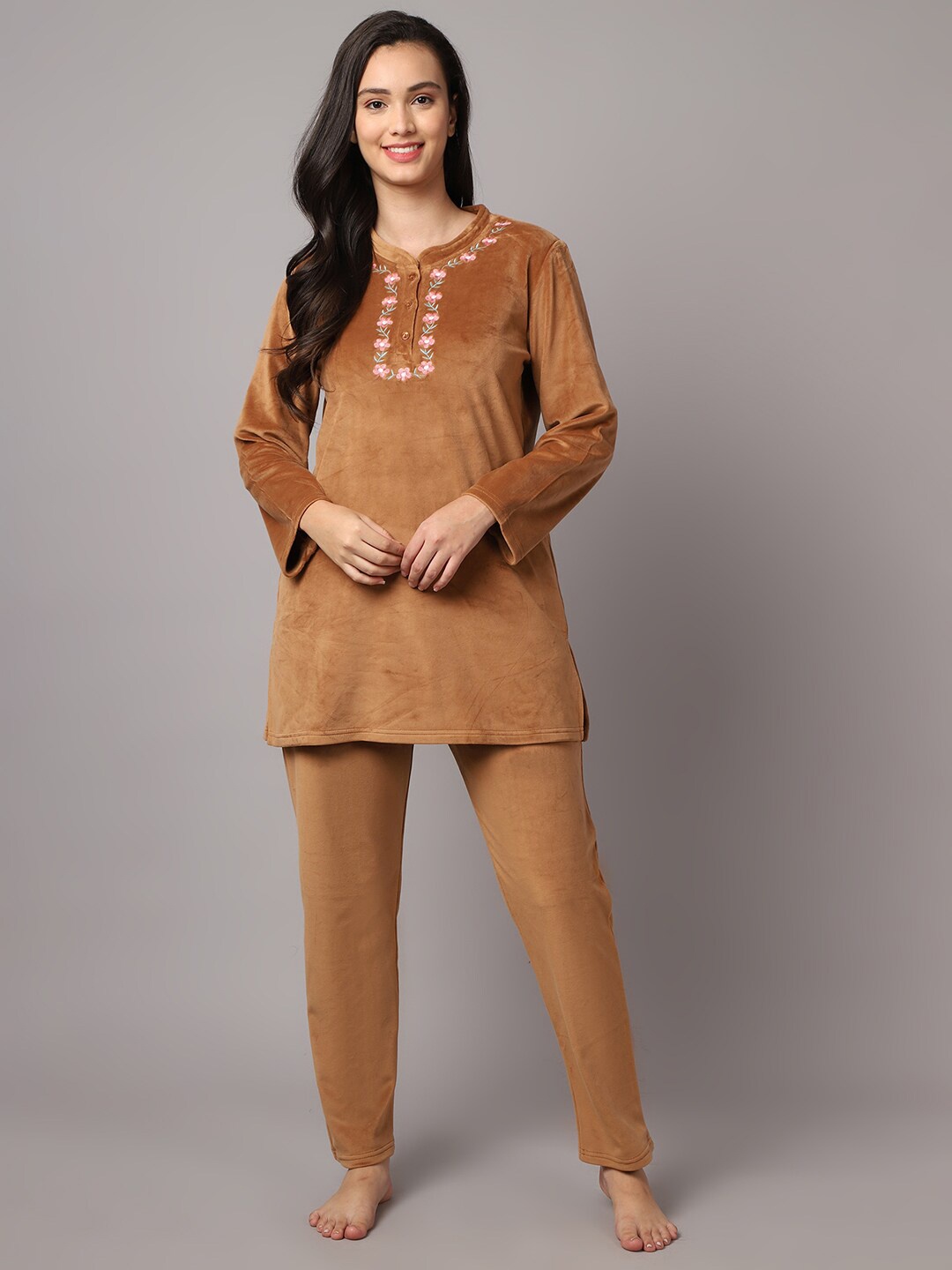 

Aerowarm Women Round Neck Night suit, Brown