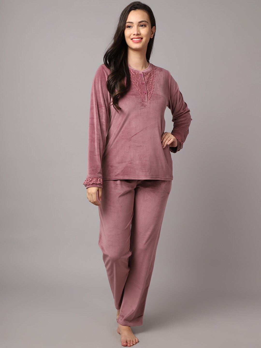 

Aerowarm Women Long Sleeves Velvet Night suit, Pink