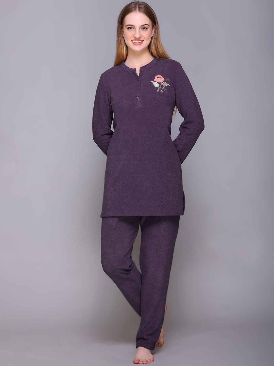 

Aerowarm Women Long sleeves Night suit, Purple