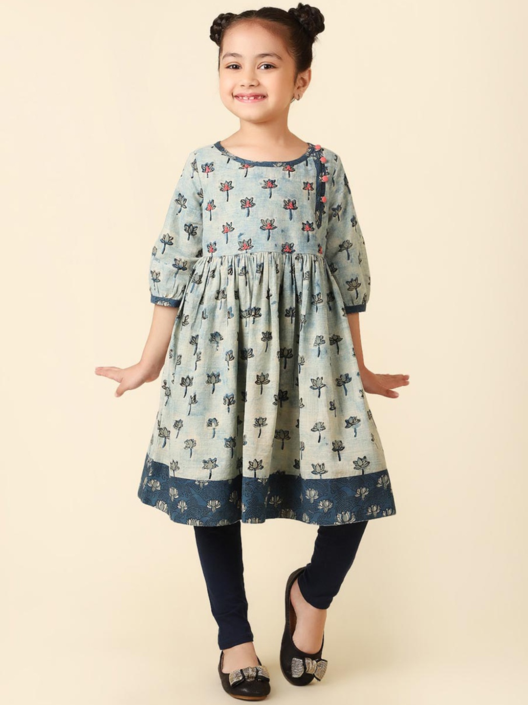 

Fabindia Girls Round Neck Floral Printed Thread Work Pure Cotton Kurta, Blue