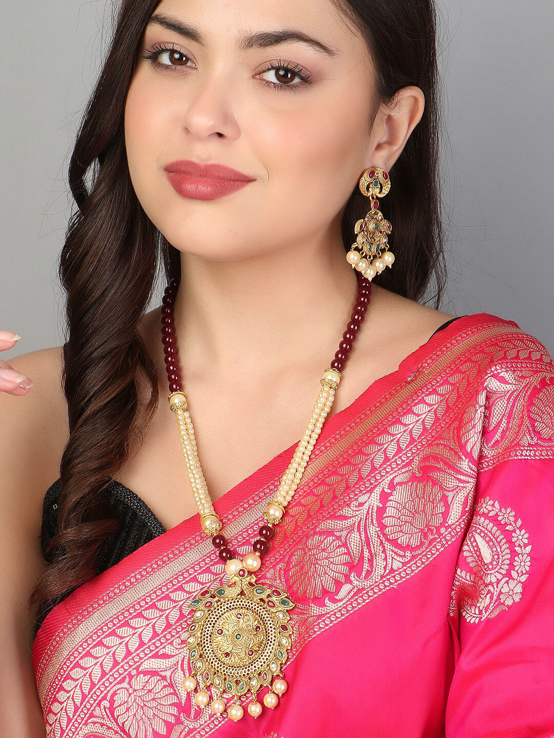 

Adwitiya Collection Gold-Plated Stone Studded & Beaded Jewellery Set