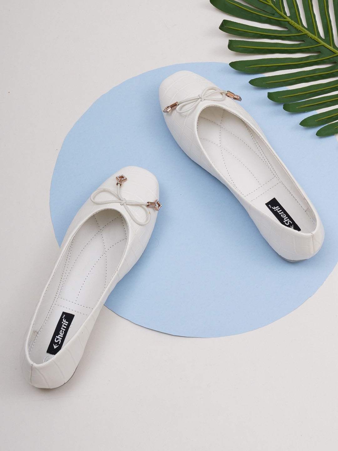 

Sherrif Shoes Women White Textured Ballerinas With Bows