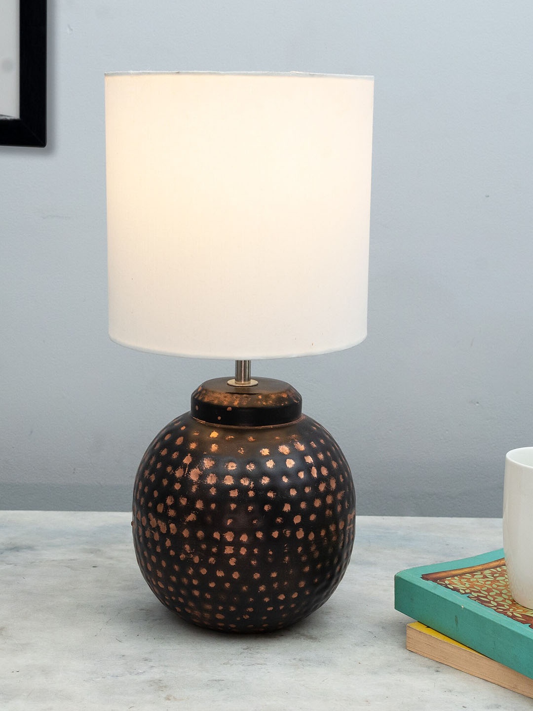 

Homesake Ginger Jar White Antique Table Lamp With Hammered Metal Base