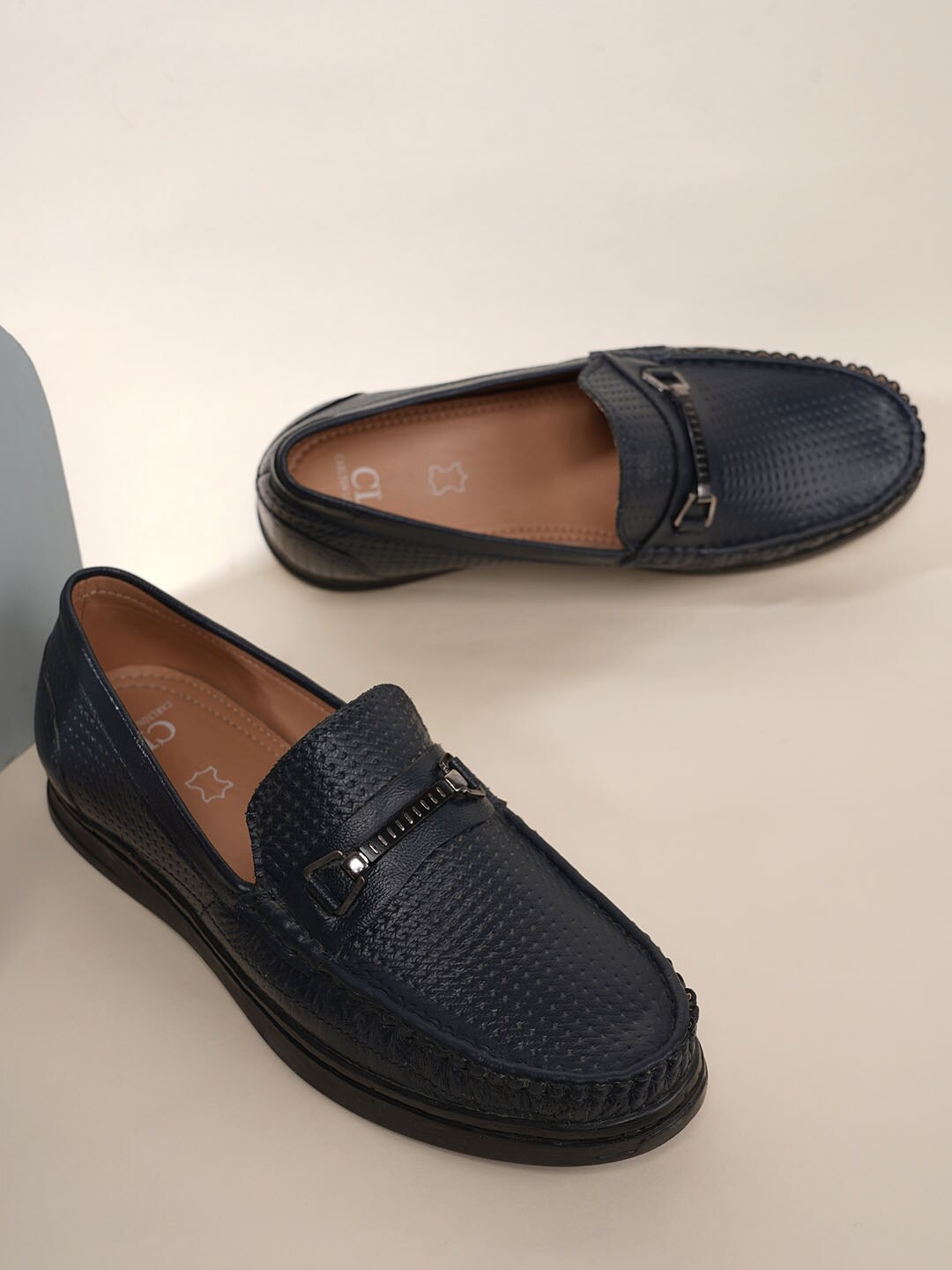 

Carlton London Men Textured Leather Loafers, Navy blue