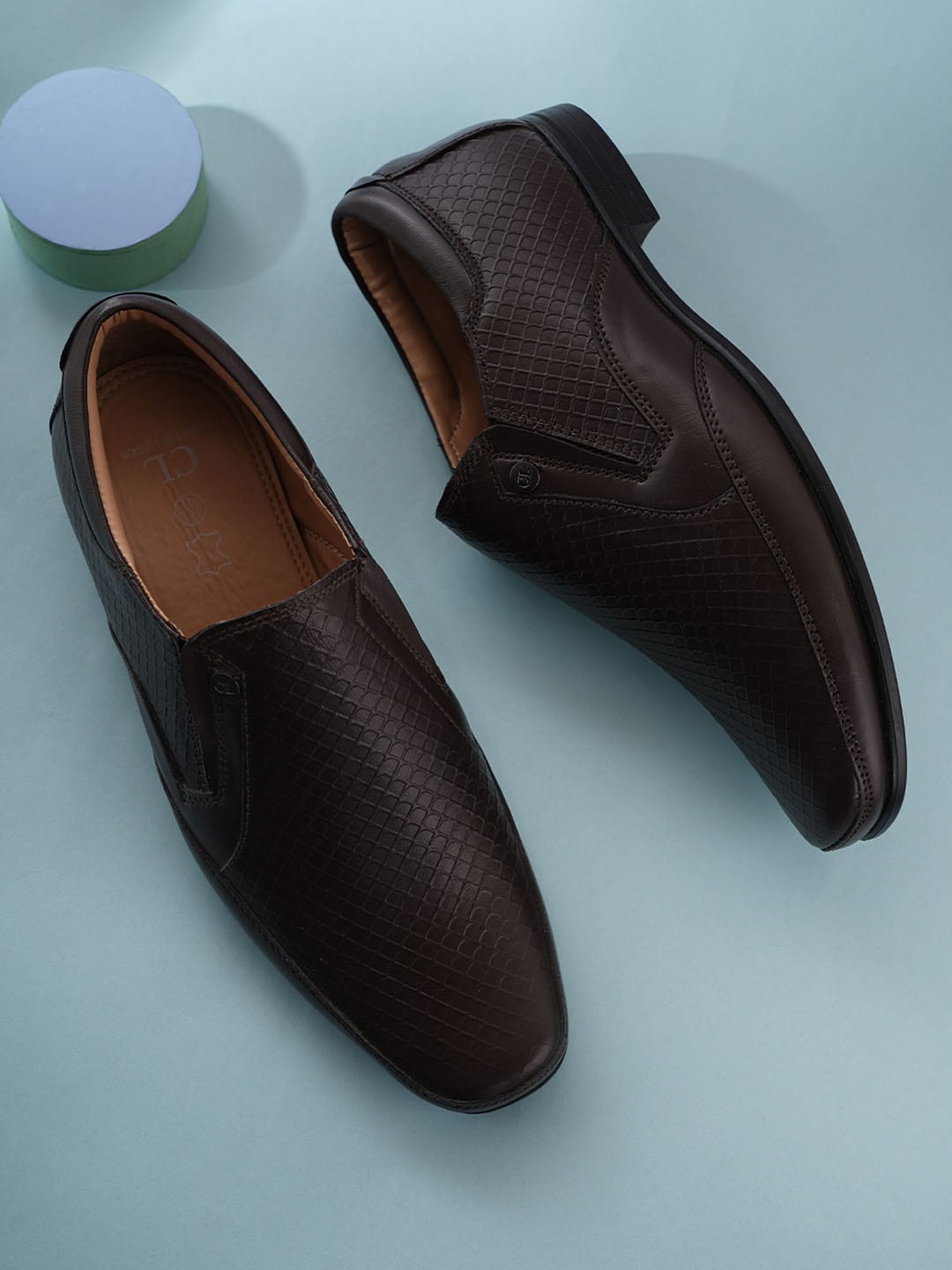 

Carlton London Men Textured Leather Formal Loafers, Brown