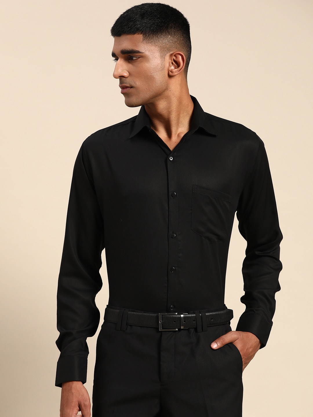 

Molly & Michel Men Slim Fit Formal Shirt, Black
