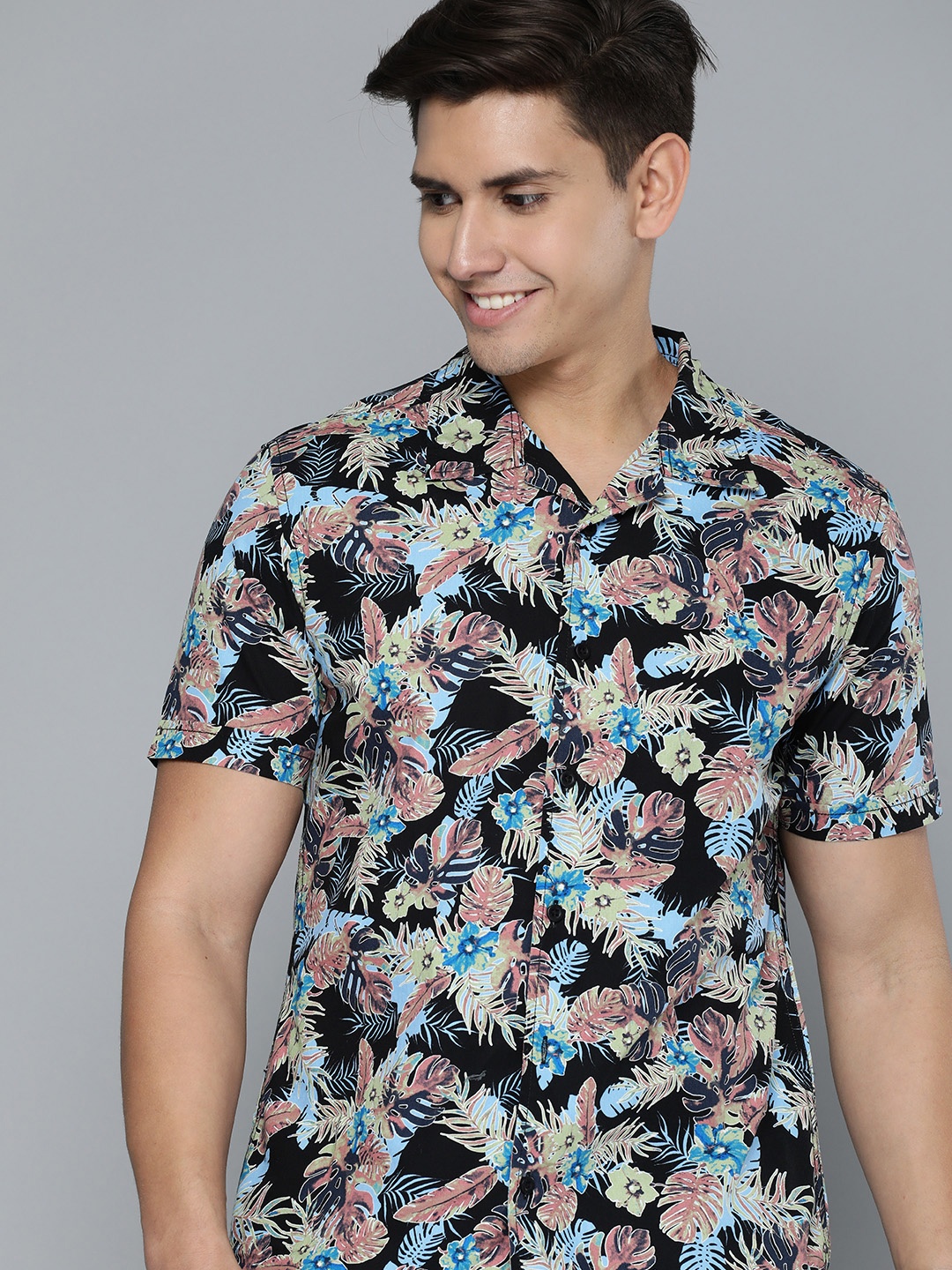 

HERE&NOW Men Black Slim Fit Floral Printed Casual Shirt