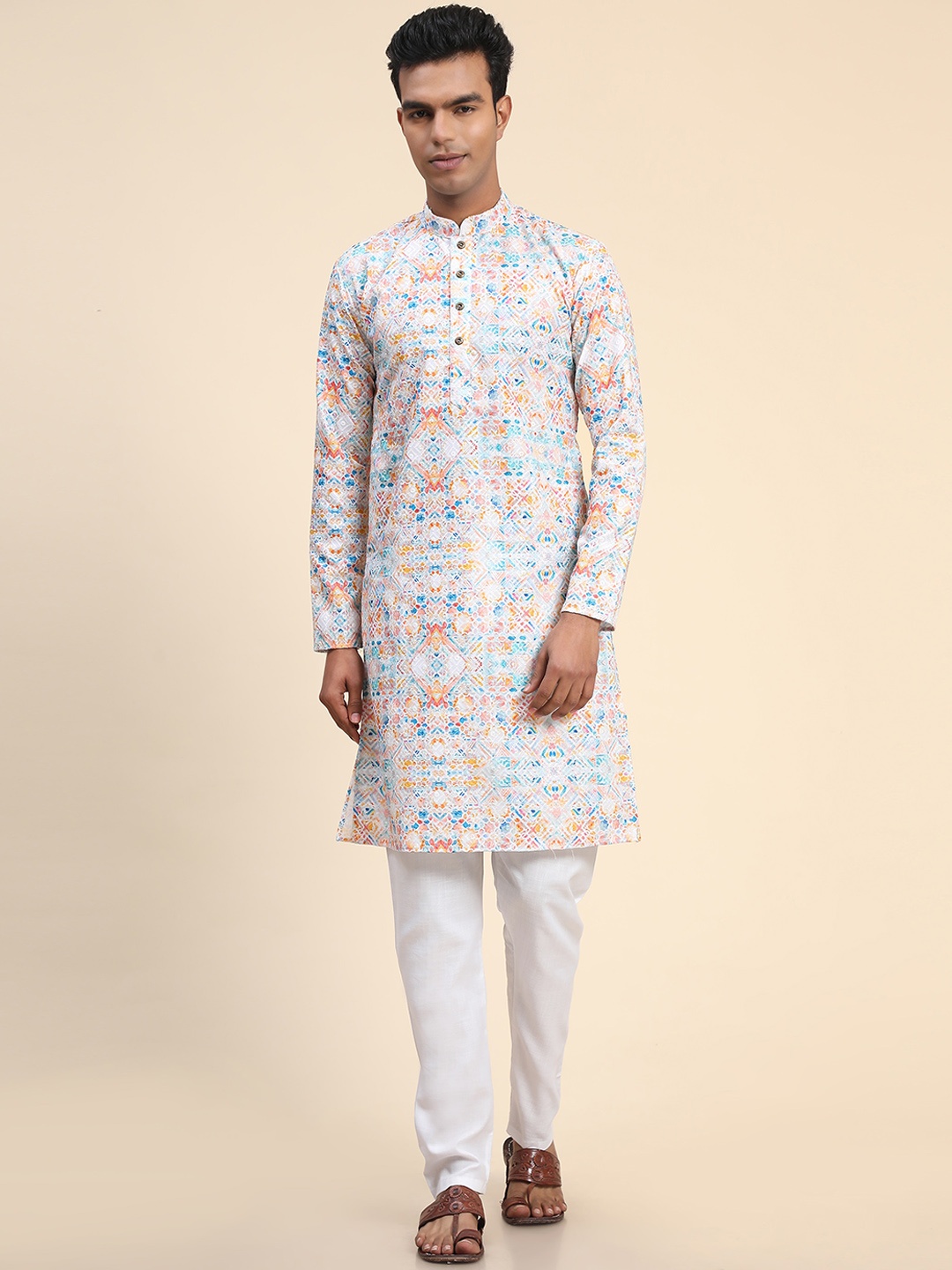 

Ekta Textiles Men Embroidered Pure Cotton Kurta with Pyjamas, White