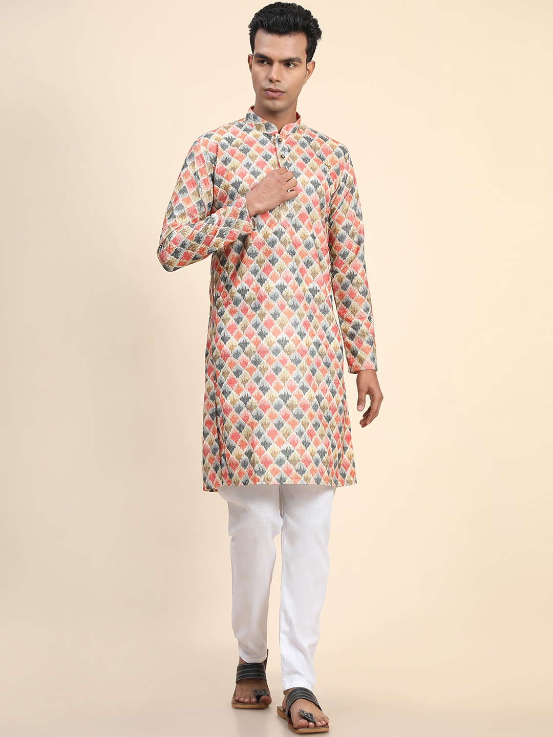 

Ekta Textiles Men Printed Thread Work Pure Cotton Kurta with Pyjamas, Coral