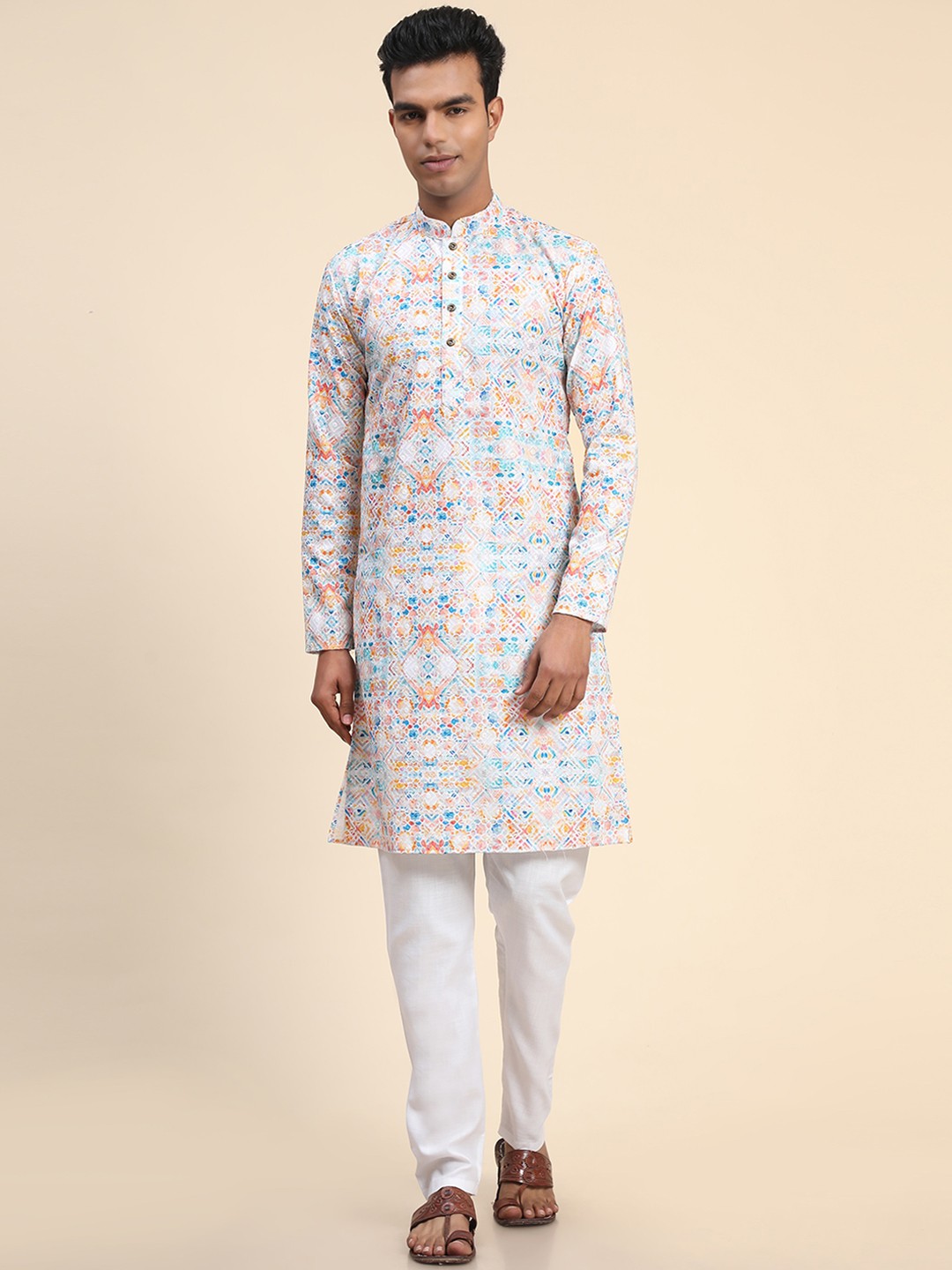 

Ekta Textiles Men Ethnic Motifs Embroidered Mandarin Collar Pure Cotton Kurta with Pyjamas, White