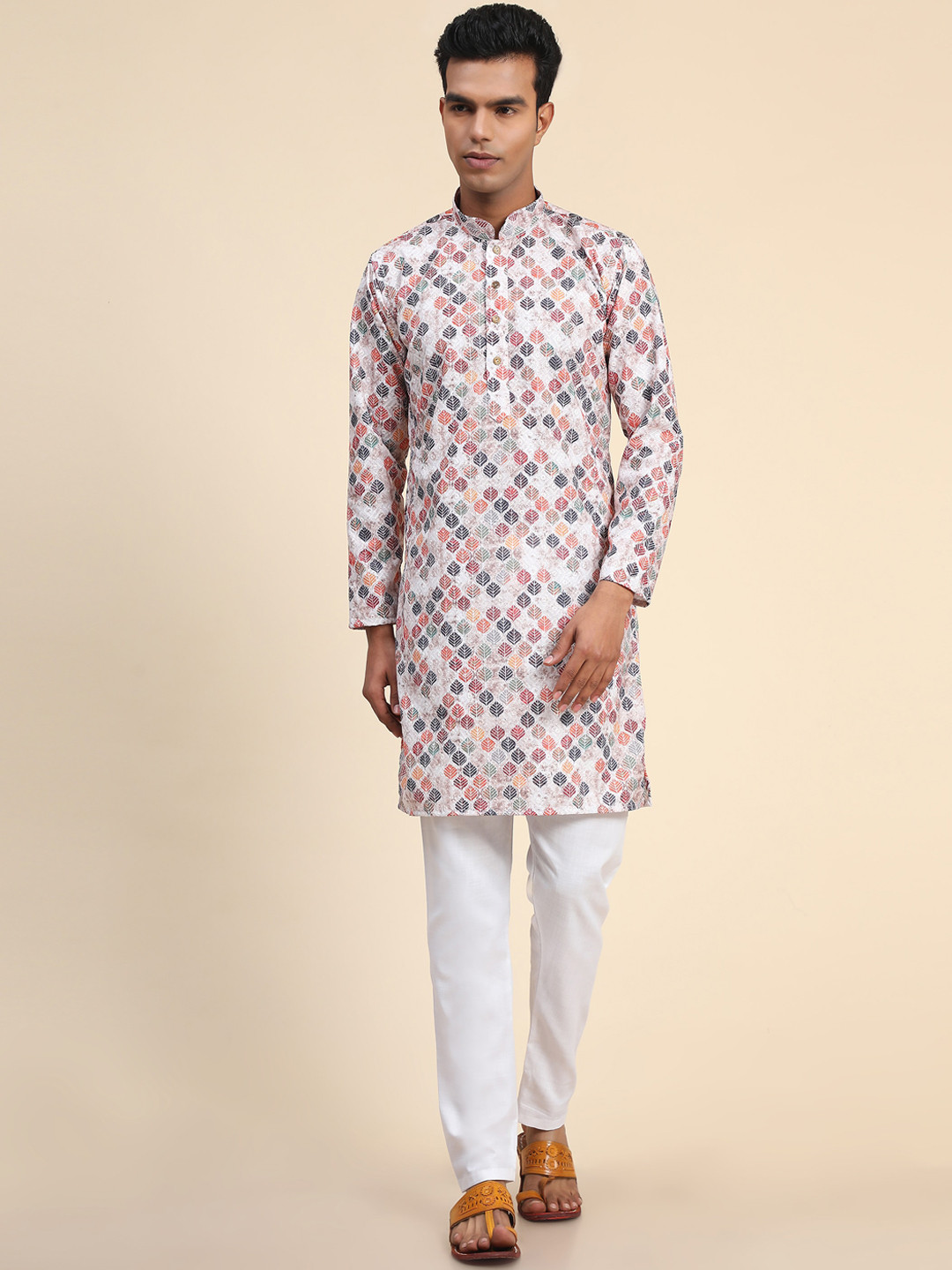 

Ekta Textiles Men Ethnic Motifs Printed Thread Work Pure Cotton Kurta with Pyjamas, Red