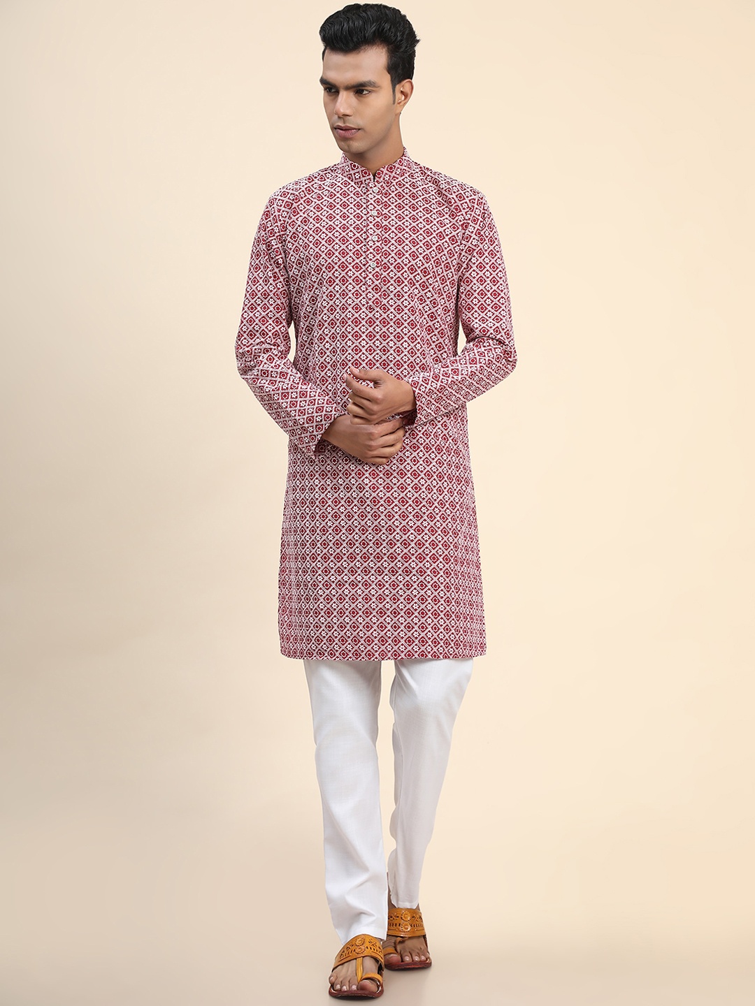 

Ekta Textiles Men Floral Embroidered Long Sleeve Pure Cotton Kurta with Pyjamas, Magenta